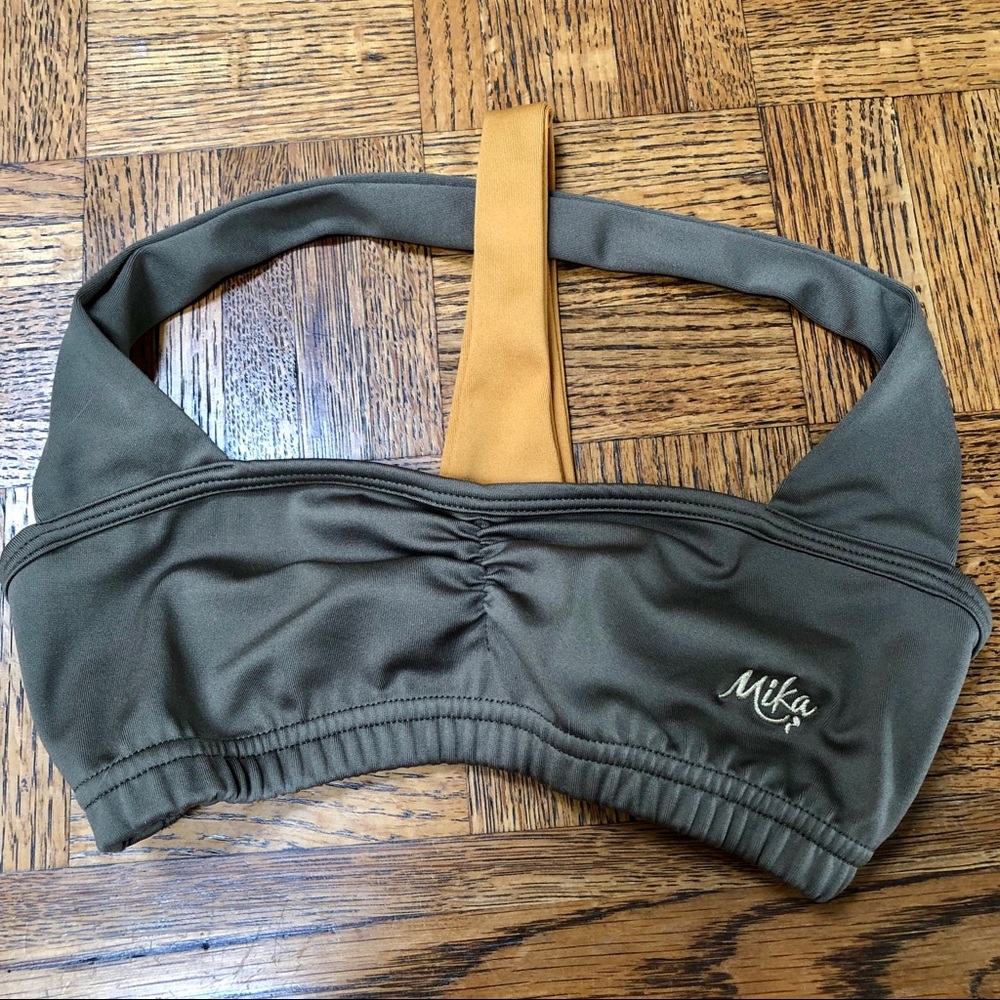Mika T-Strap sports bra